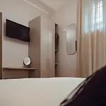 Paola Πανσιόν Varazze