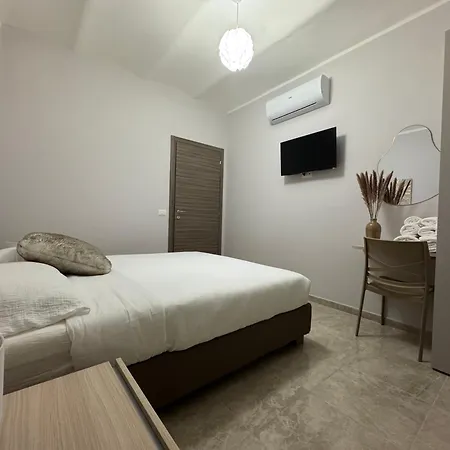 Paola Гостевой дом Варацце