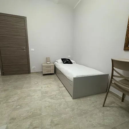 Гостевой дом Paola Варацце