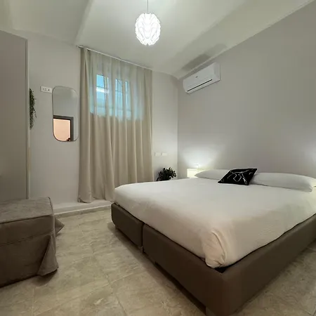 Paola Guest house